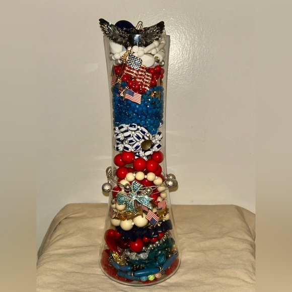 God Bless America! Mystery vase full of vintage Jewlery! Treasure Hunt and Decor - Picture 3 of 6
